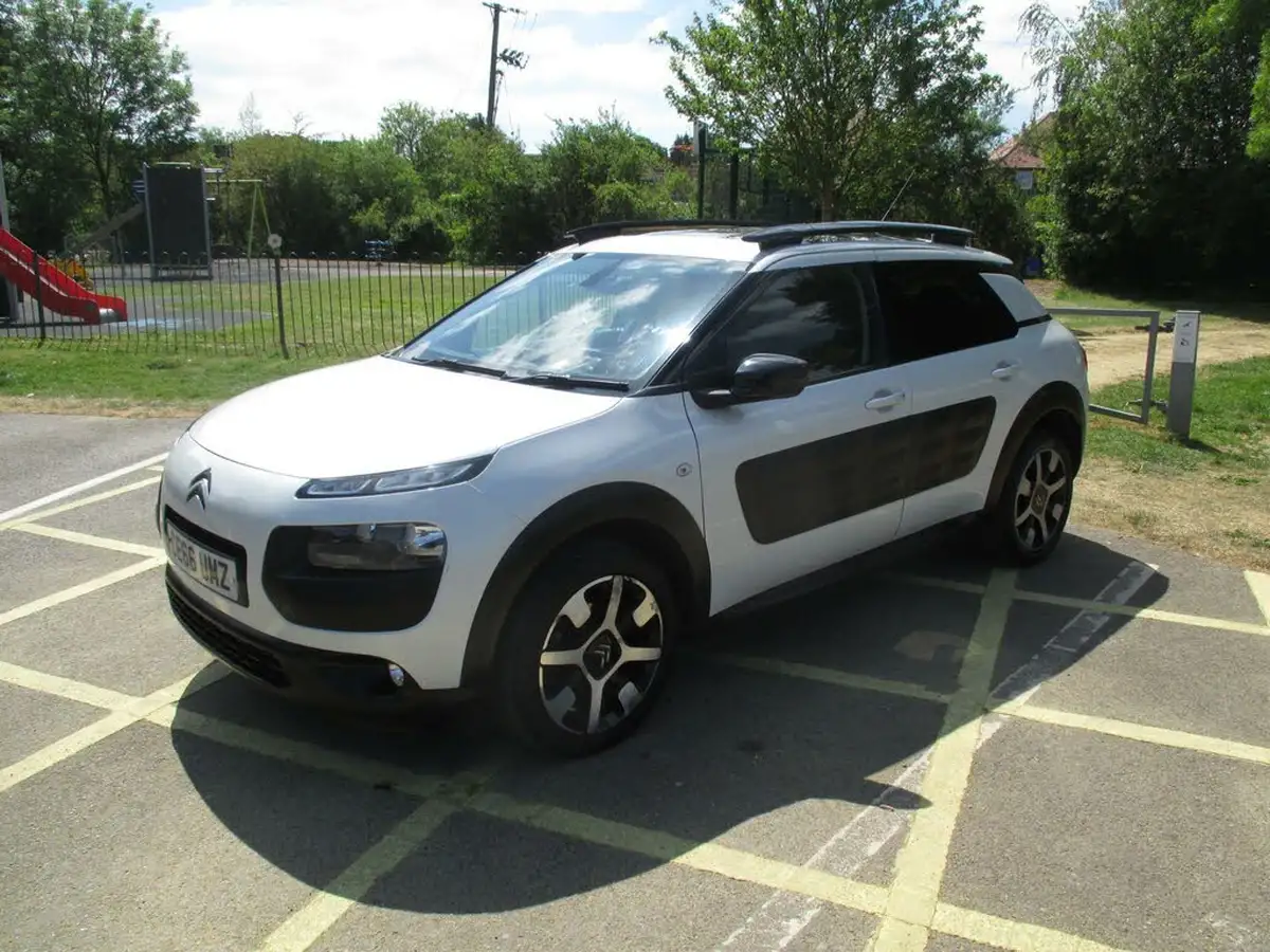 2016-citroen-c4-cactus-16bluehdi-flair-edition-big-21