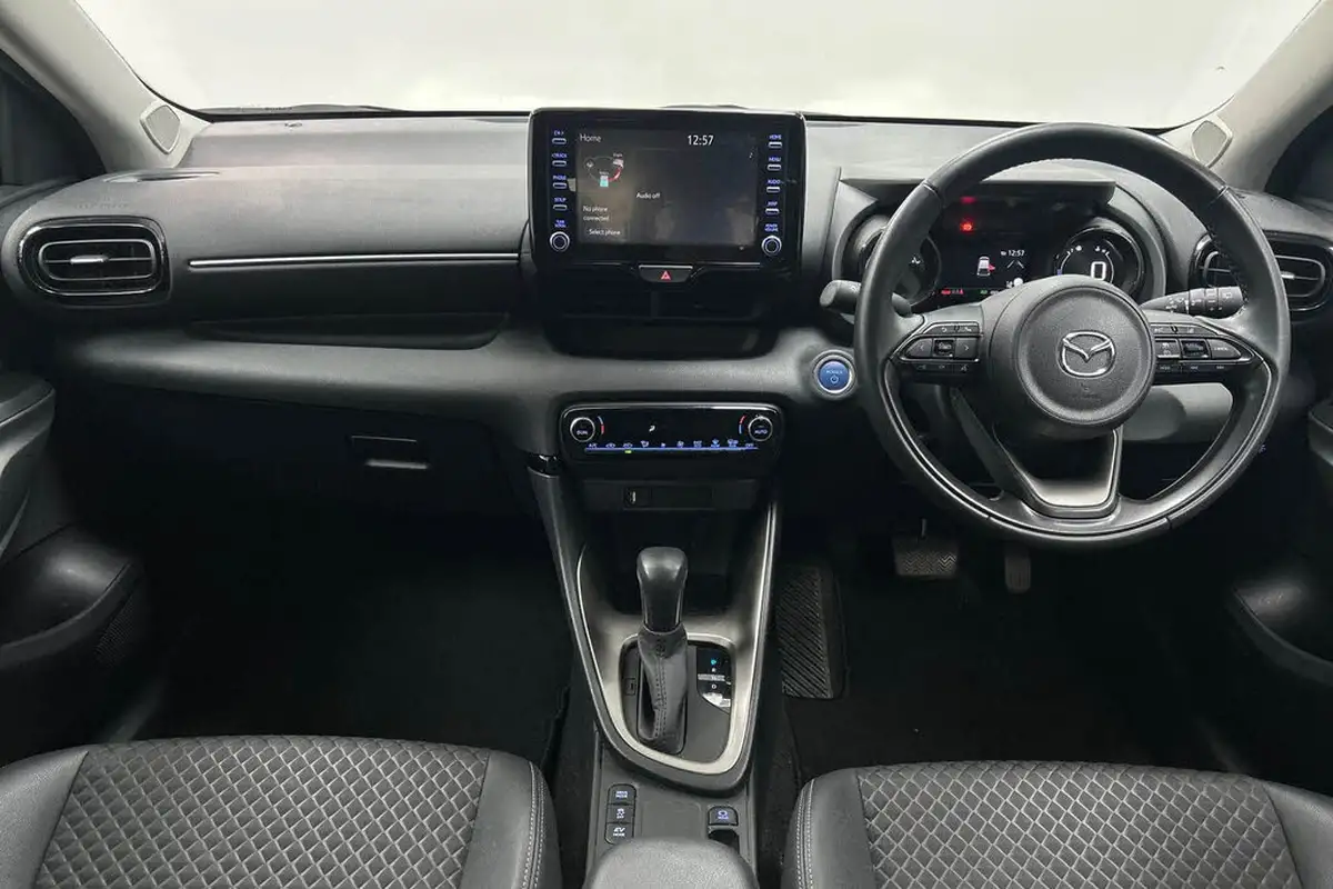 2022-mazda-mazda2-15-agile-big-4