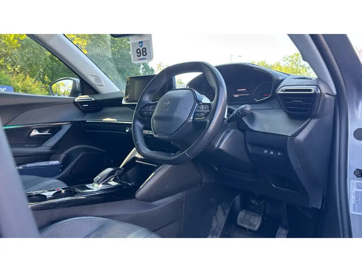 2021-peugeot-2008-suv-12-puretech-allure-130bhp-eat8-big-24