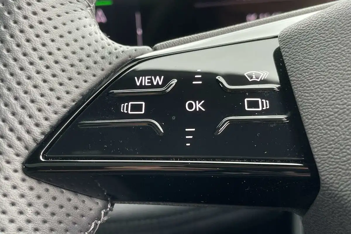 2025-audi-a6-e-tron-e-launch-edition-big-18