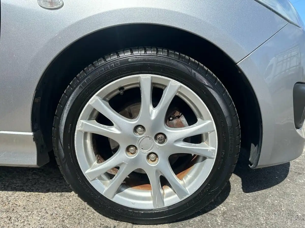 2010-mazda-mazda2-13-tamura-5d-big-27