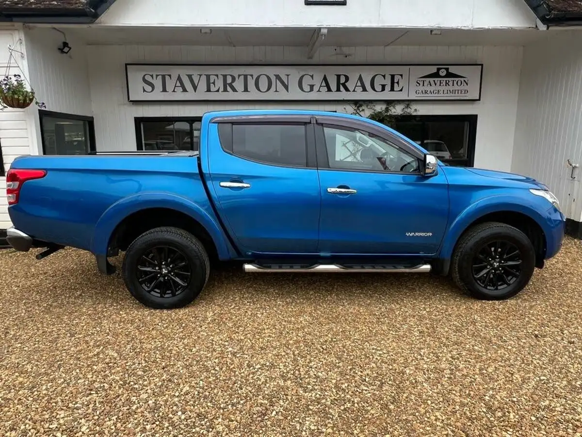 2016-mitsubishi-l200-24di-d-warrior-auto-big-4