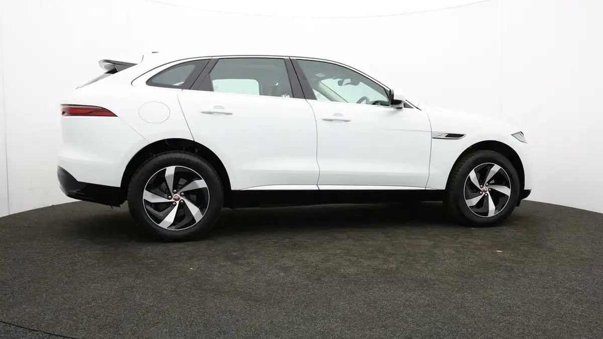 2022-jaguar-f-pace-20-d200-s-big-35