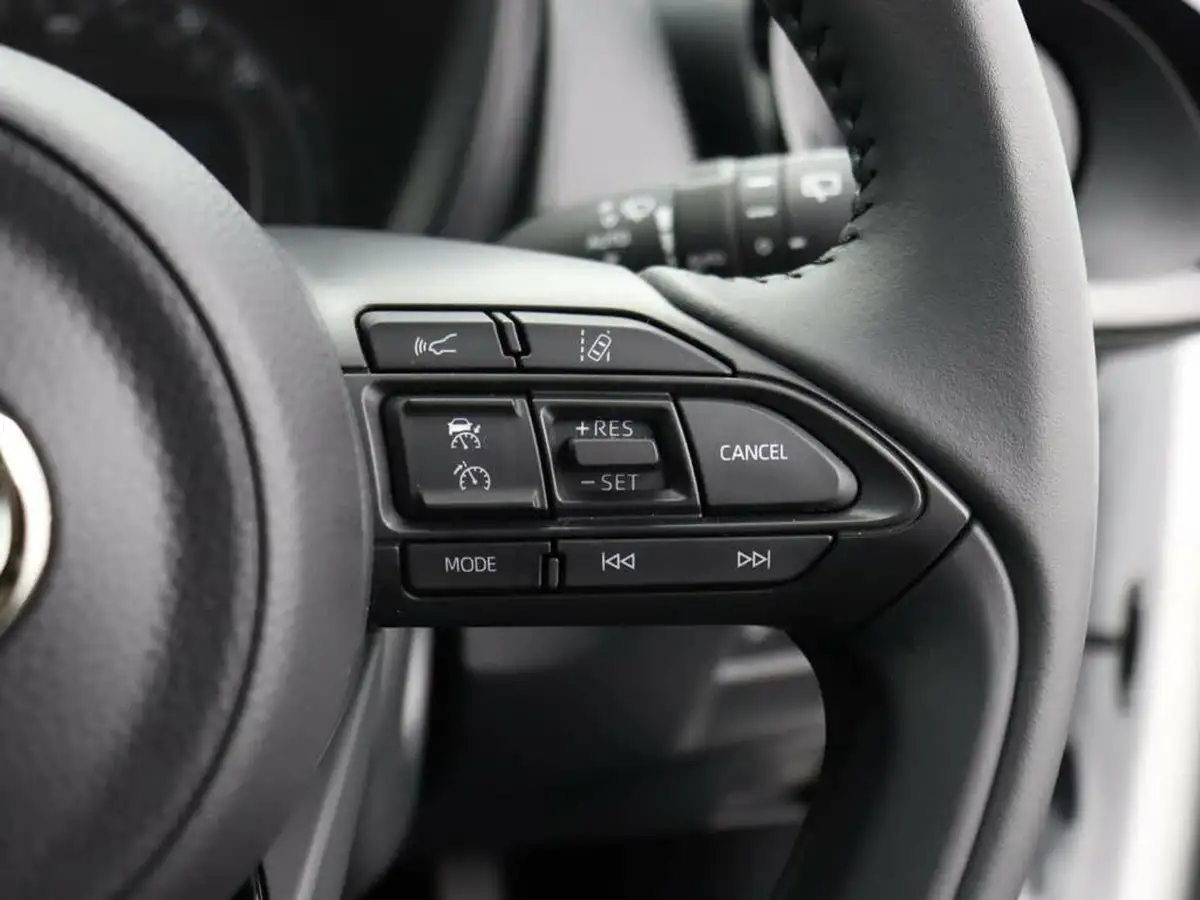 2024-toyota-aygo-x-10-vvt-i-edge-big-26