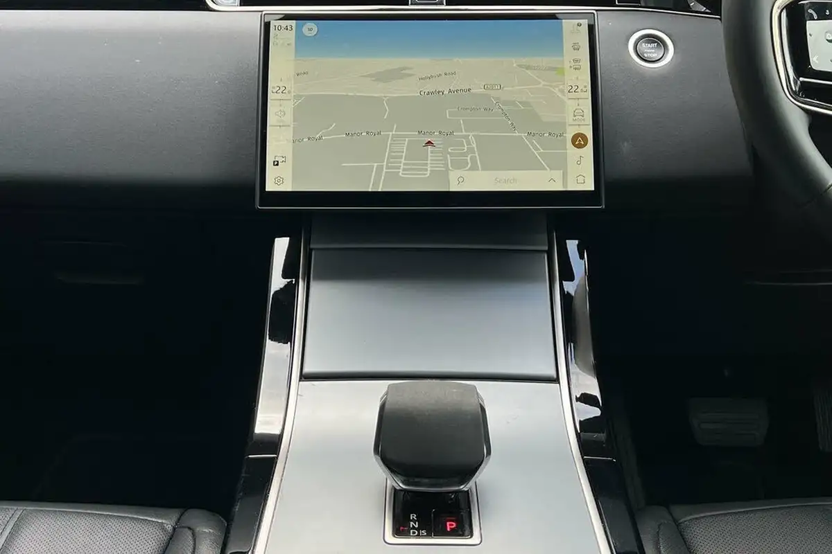 2024-land-rover-range-rover-evoque-15-p300e-s-big-22