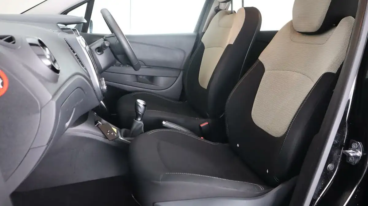 2019-renault-captur-09-tce-iconic-big-14