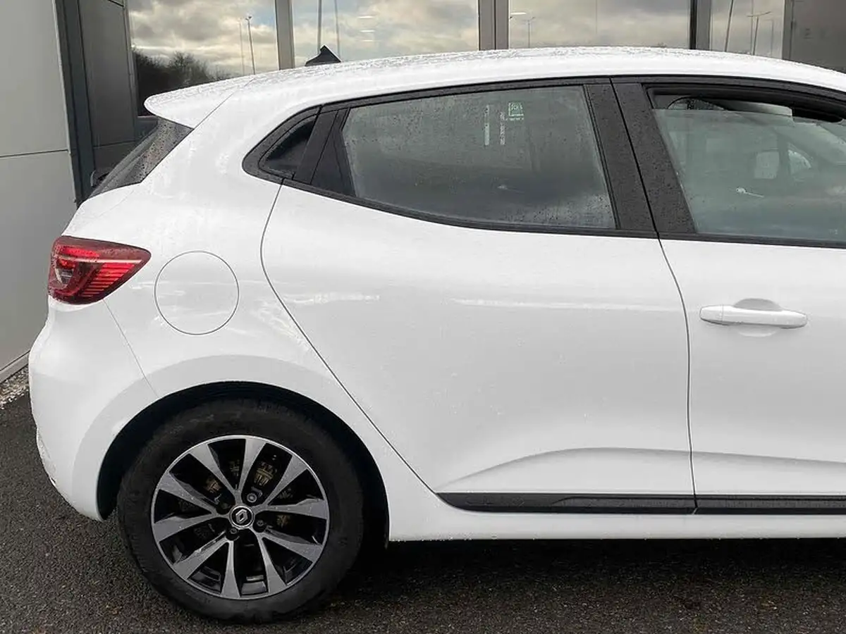 2022-renault-clio-10-tce-iconic-edition-big-13