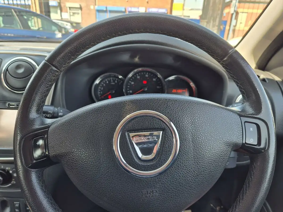 2015-dacia-logan-mcv-09-tce-laureate-prime-big-13
