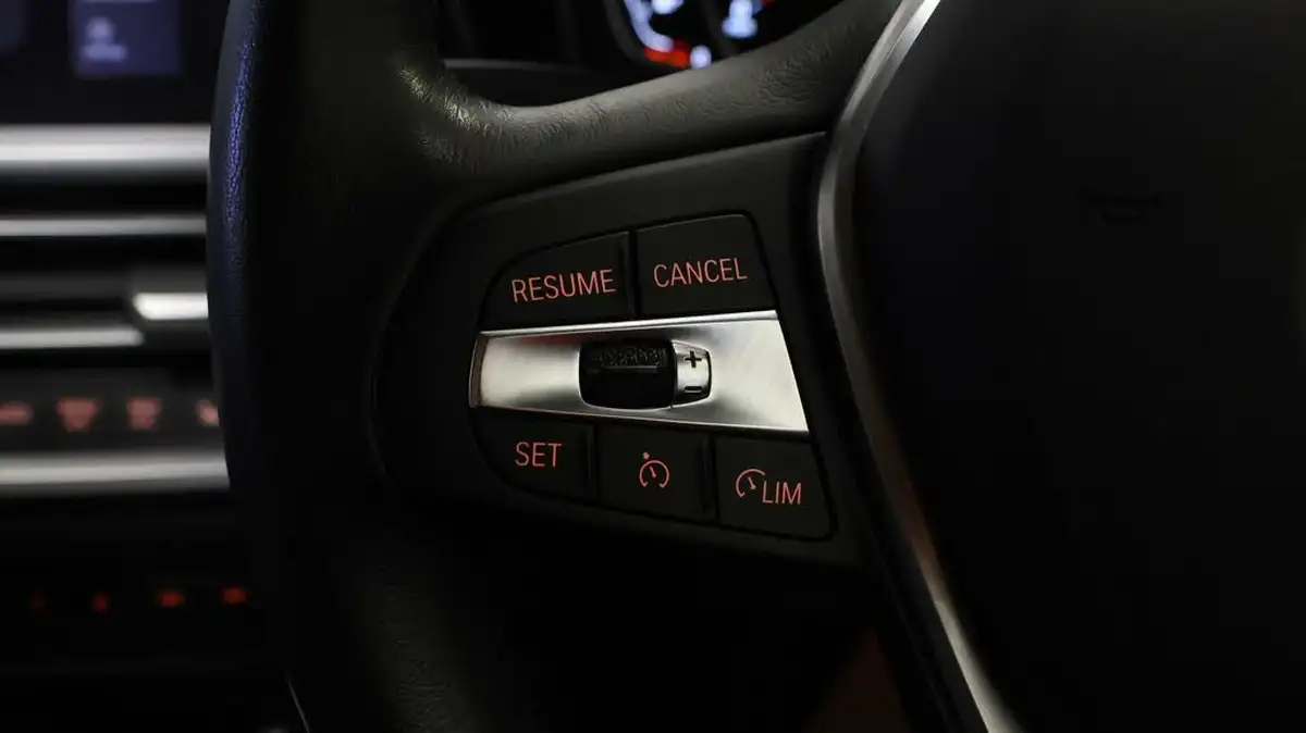 2021-bmw-3-series-20-318i-sport-saloon-4d-big-21