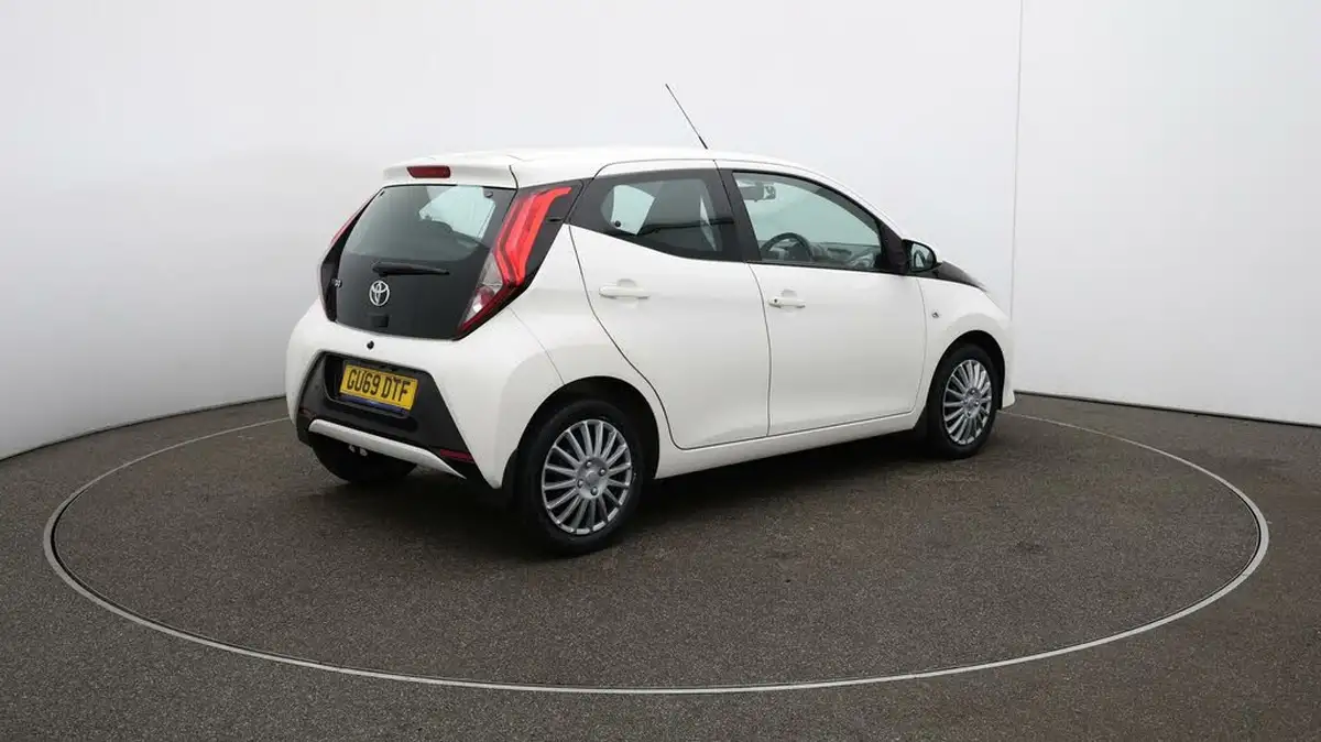 2019-toyota-aygo-10-vvt-i-x-play-big-44