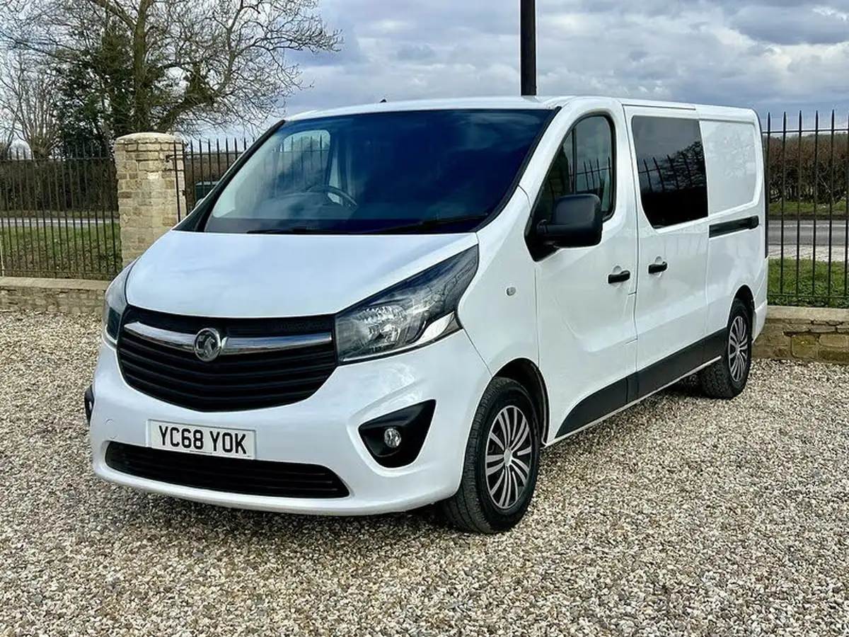 2018-vauxhall-vivaro-16cdti-sportive-2900-l2h1-120pseu6-panel-big-18