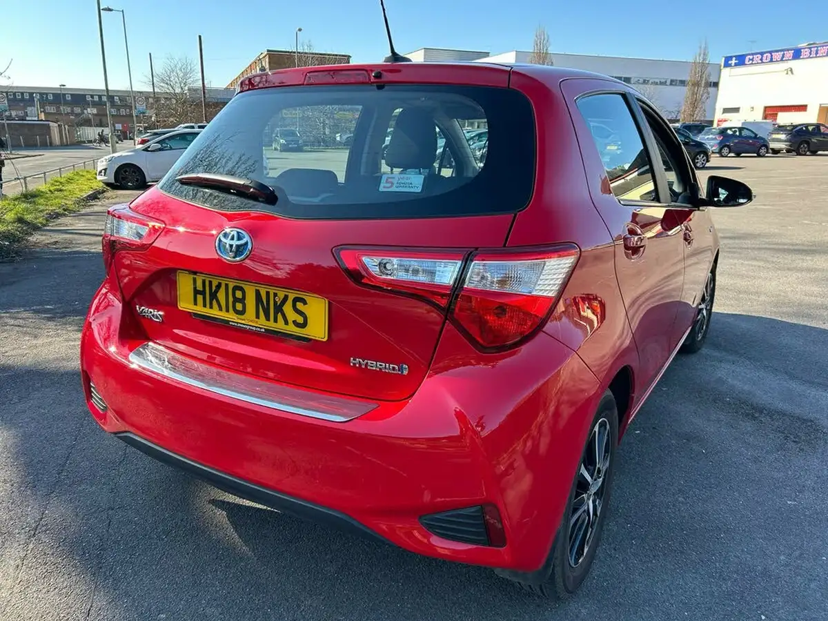 2018-toyota-yaris-15-vvt-i-icon-tech-hybrid-big-4
