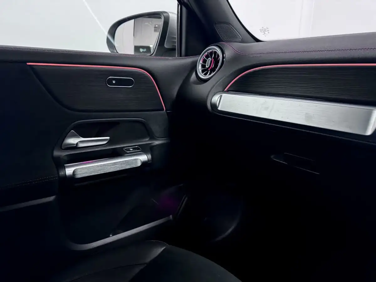 2022-mercedes-benz-eqb-e-eqb-350-amg-line-big-22