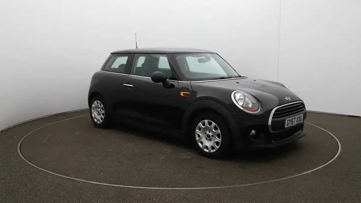 2017-mini-cooper-15-one-ss-3d-big-1