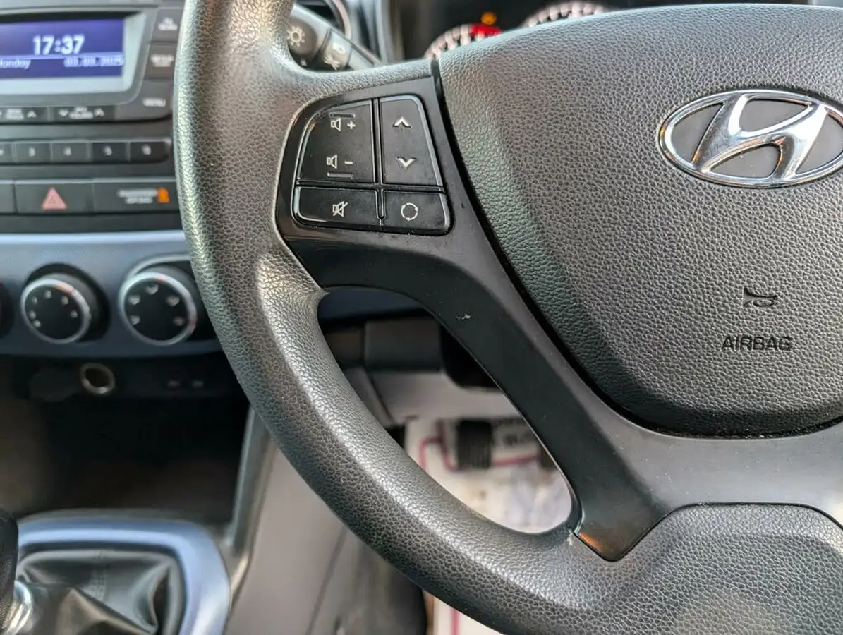 2015-hyundai-i10-10-blue-drive-se-isg-big-12