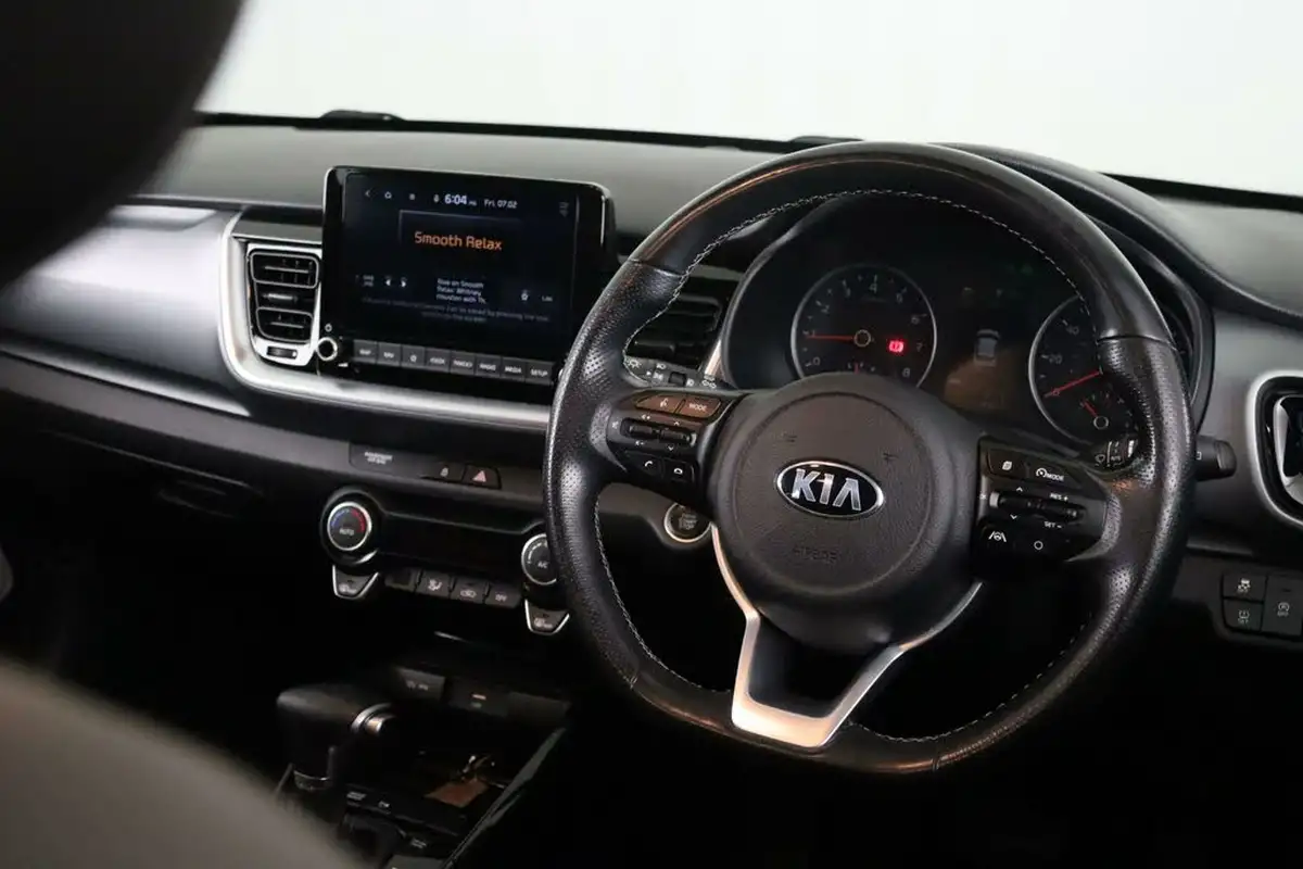 2020-kia-stonic-10-t-gdi-connect-dct-big-11