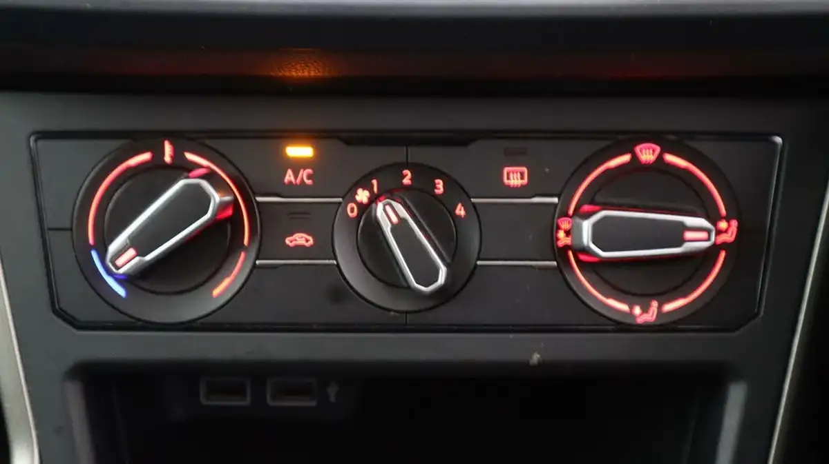 2020-volkswagen-polo-10-tsi-match-big-11