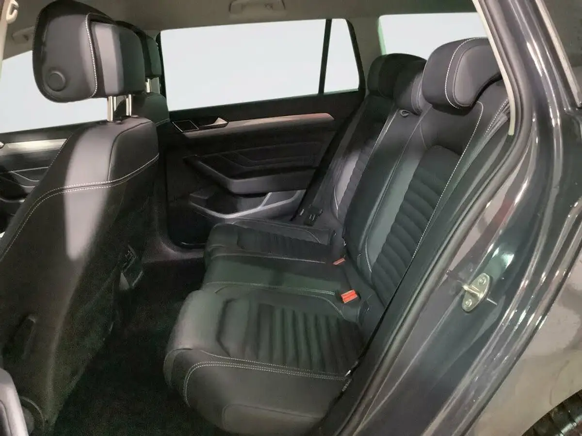 2020-volkswagen-passat-16tdi-sel-estate-5d-big-8
