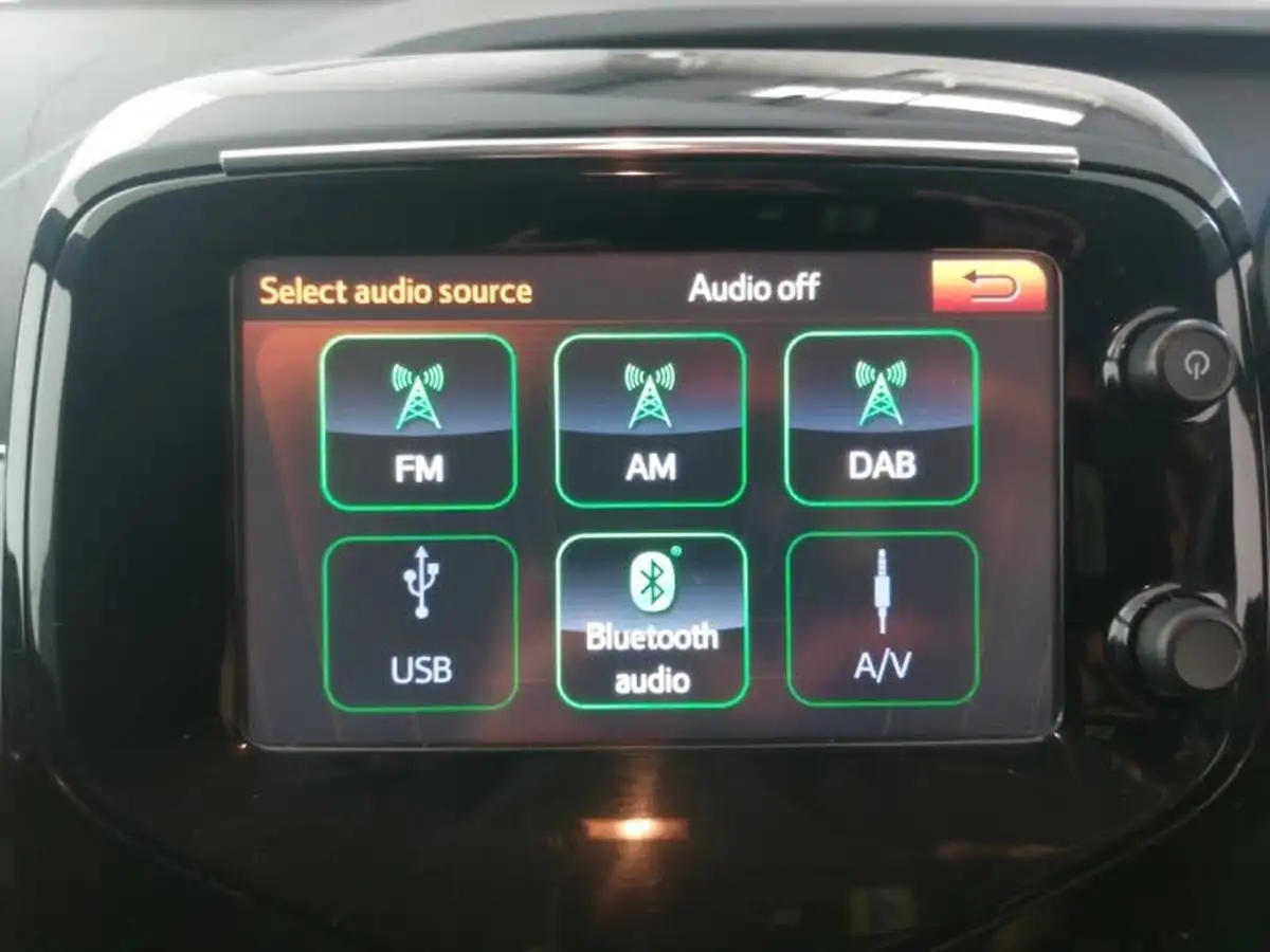 2015-citroen-c1-10-vti-flair-5d-big-16