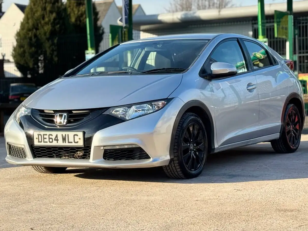 2014-honda-civic-16td-s-hatchback-big-3