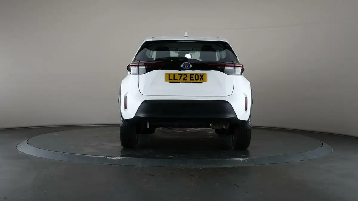 2023-toyota-yaris-cross-15-vvt-i-icon-big-6