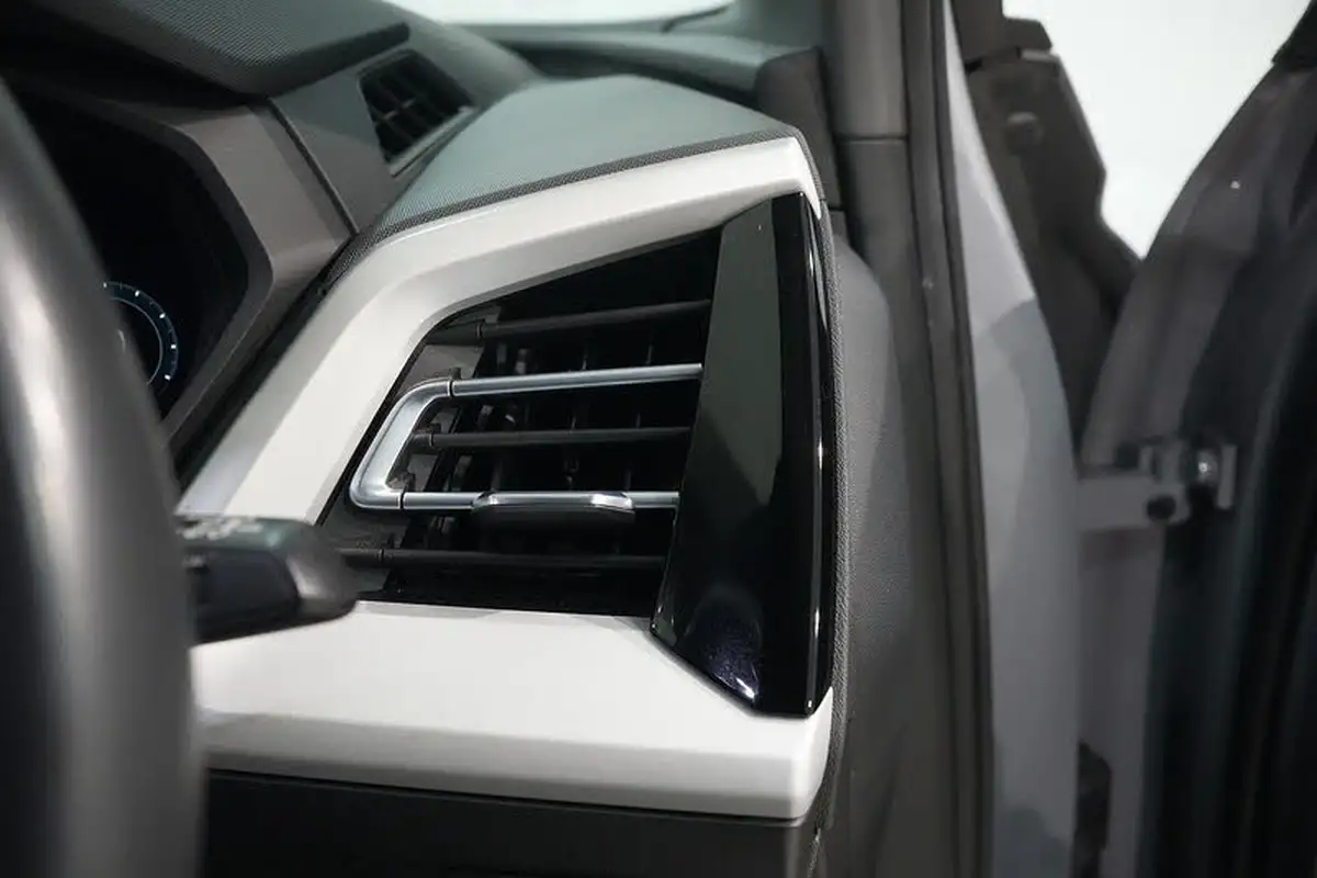 2022-audi-q4-e-tron-40e-sport-station-wagon-big-25