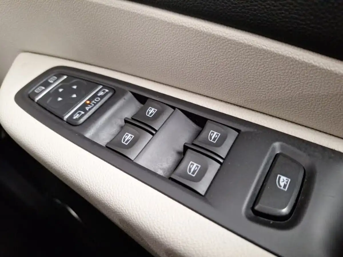 2019-renault-captur-09-tce-gt-line-big-10