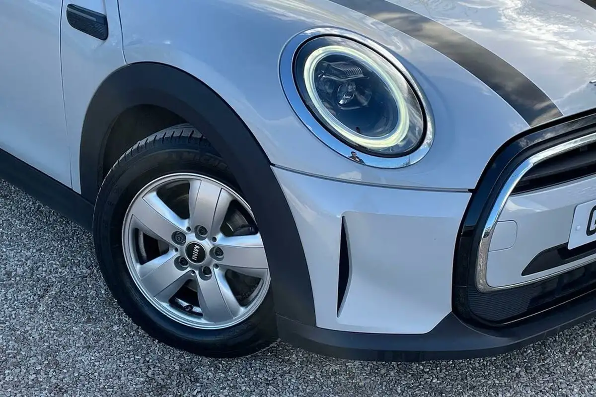 2021-mini-cooper-15-cooper-classic-hatchback-3d-big-5