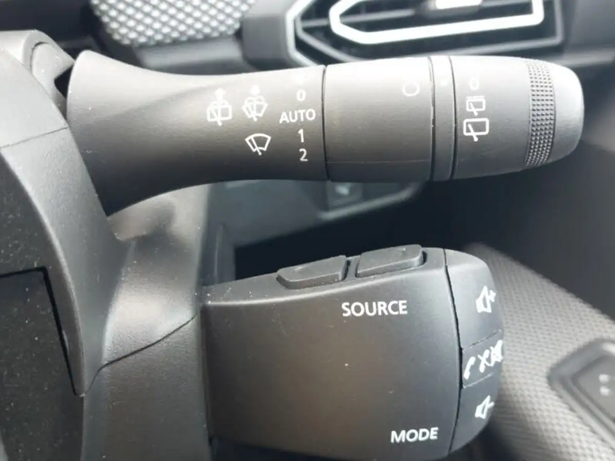 2023-dacia-sandero-10-tce-expression-90bhp-big-14
