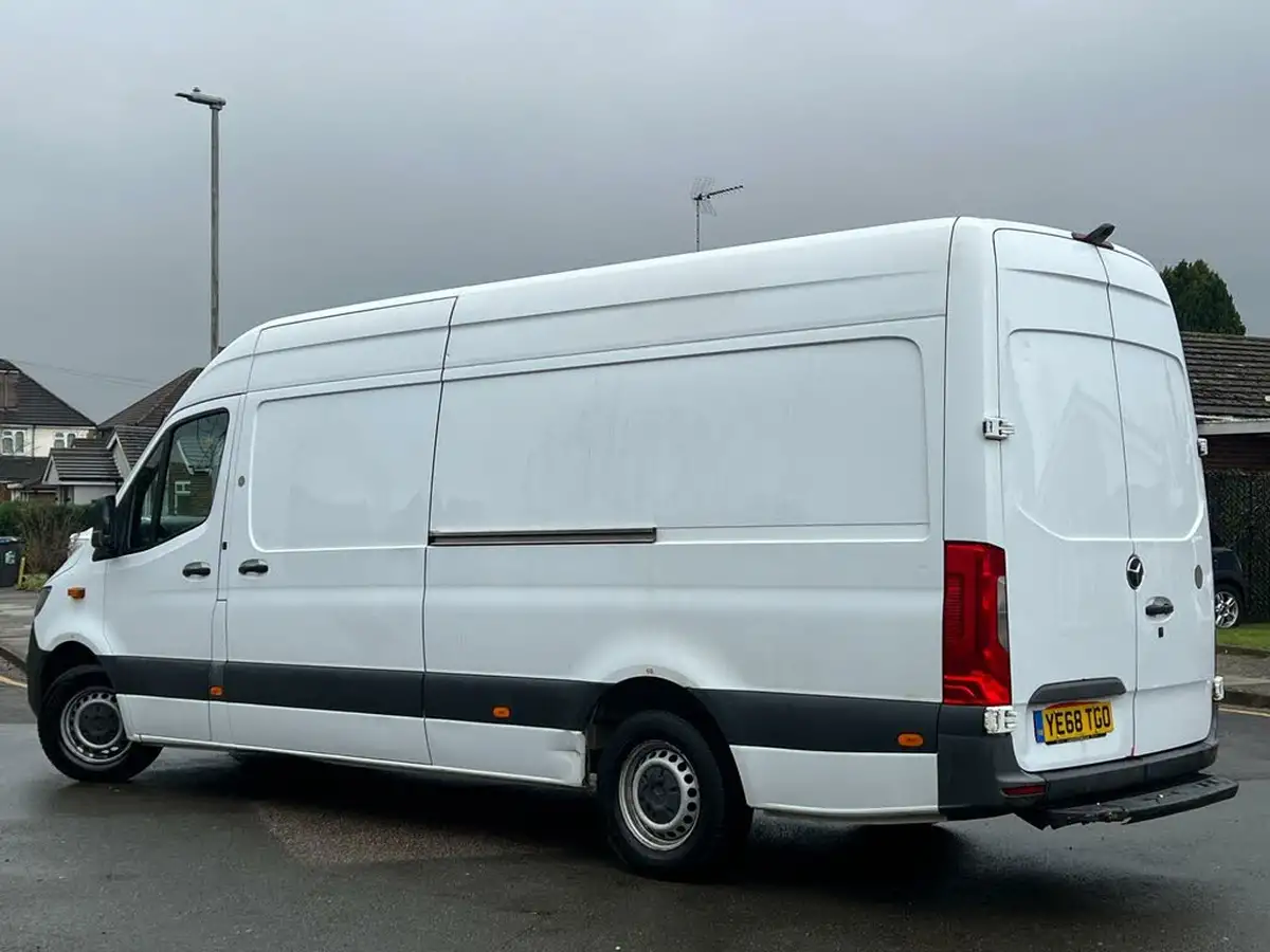 2018-mercedes-benz-sprinter-21cdi-311-l2h1-panel-van-rwd-eco-gear-360-big-33