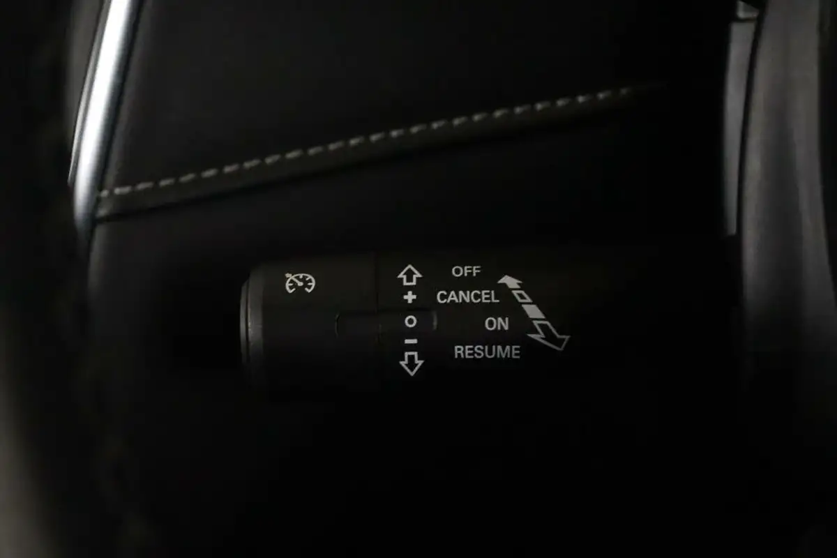 2021-mg-mg5-e-excite-ev-big-25