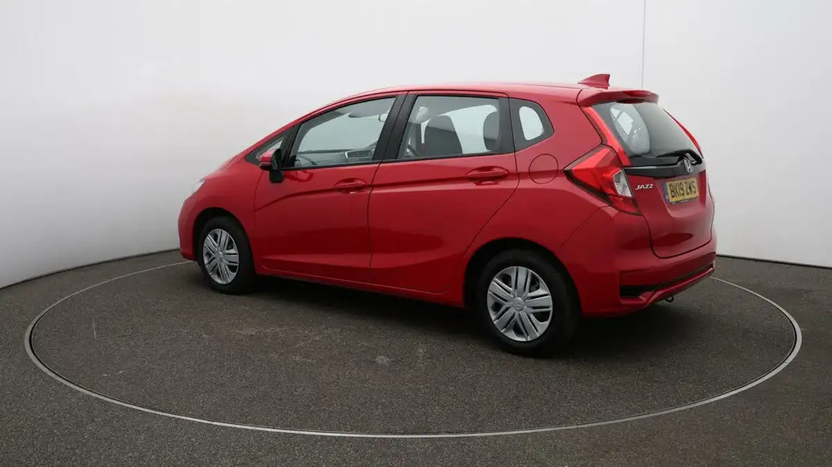 2019-honda-jazz-13-i-vtec-s-big-52