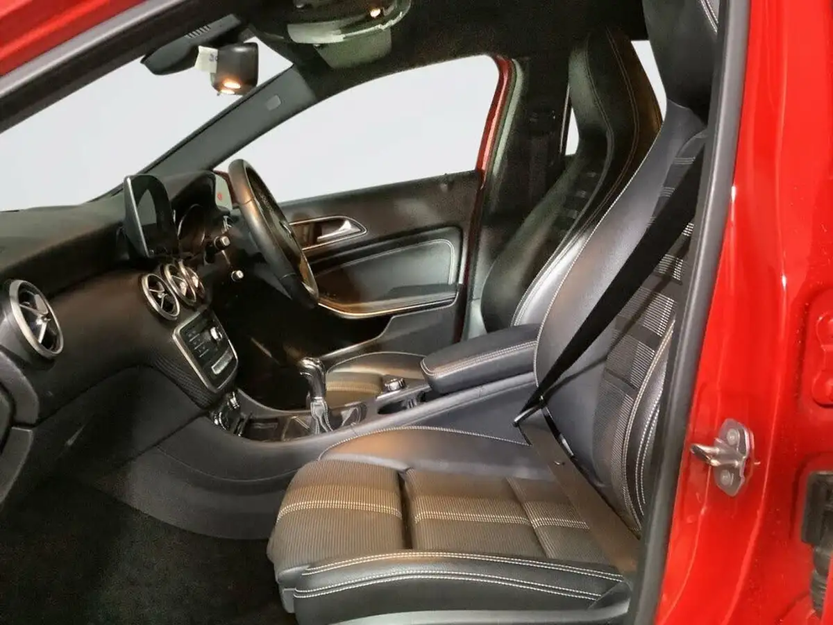 2018-mercedes-benz-a-class-15d-a180d-sport-edition-big-11