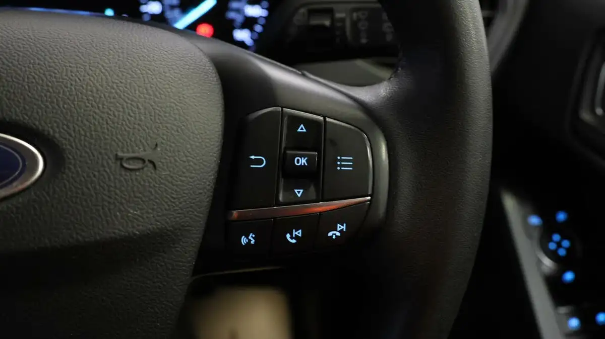 2020-ford-focus-15-active-hatchback-big-22