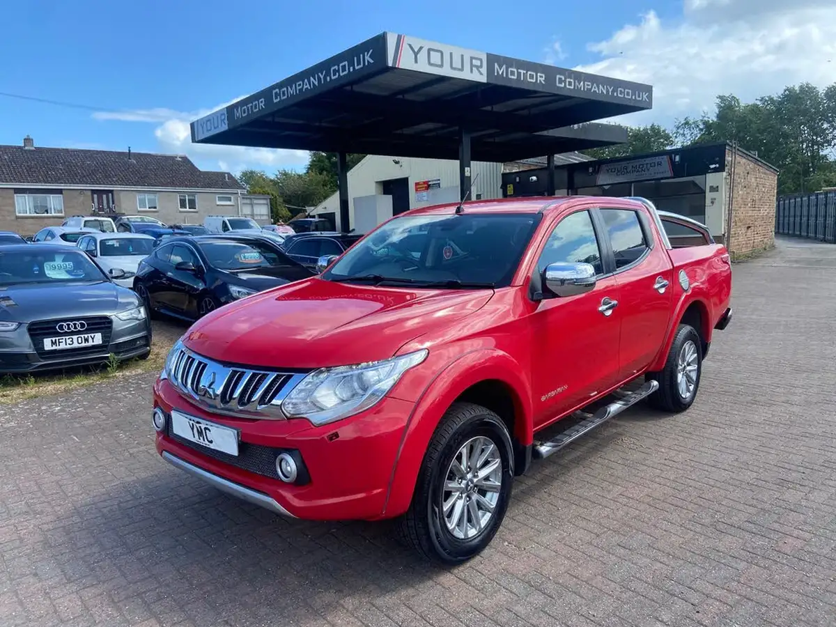 2016-mitsubishi-l200-24di-d-barbarian-auto-big-0