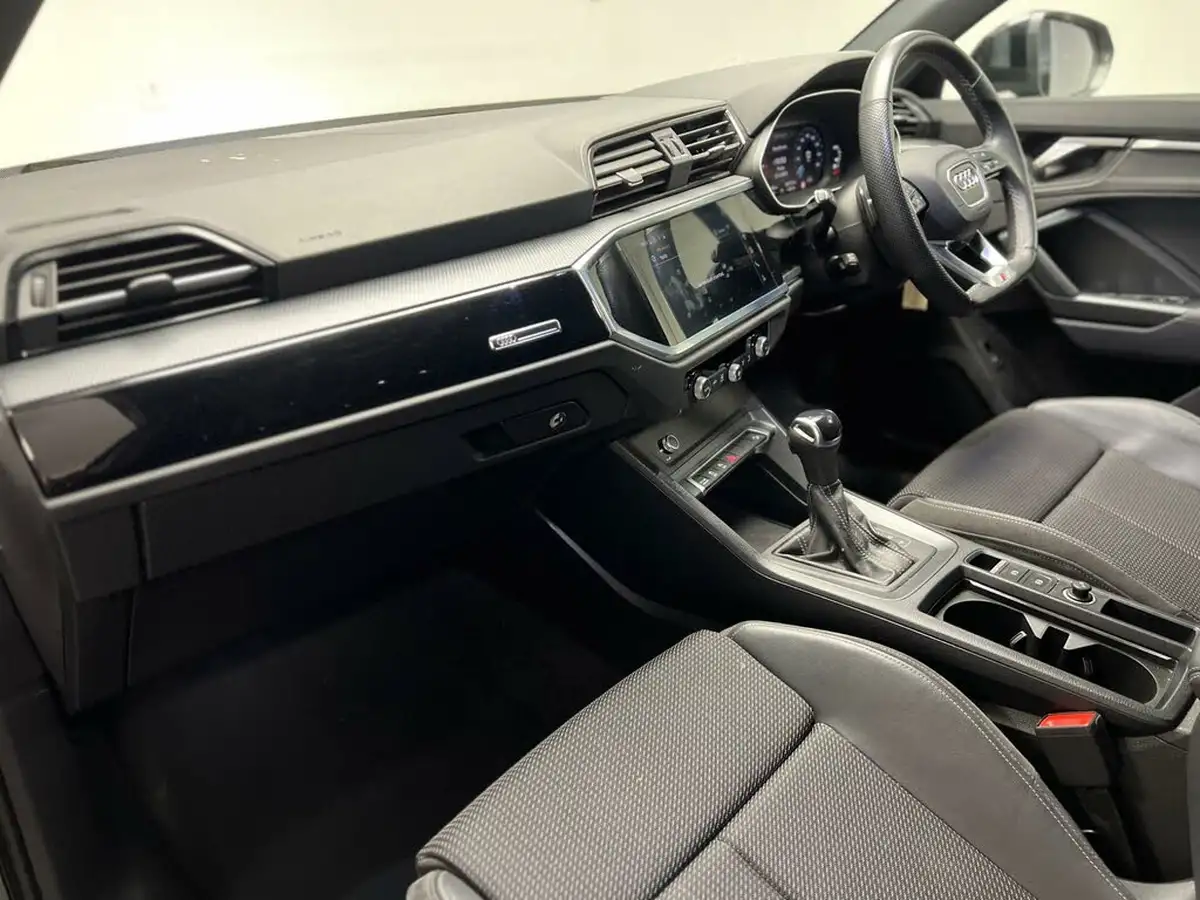 2022-audi-q3-15-35-tfsi-black-edition-cod-station-wagon-s-tronic-big-15