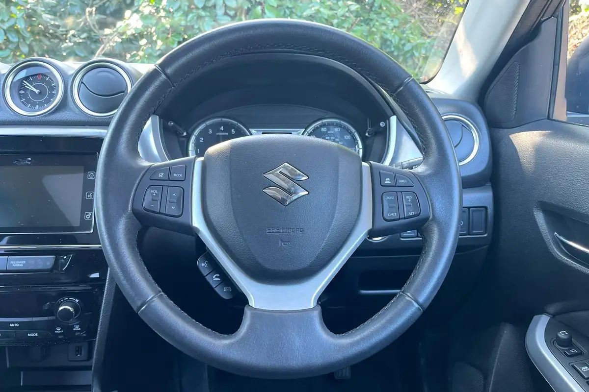 2018-suzuki-vitara-16-sz5-big-11