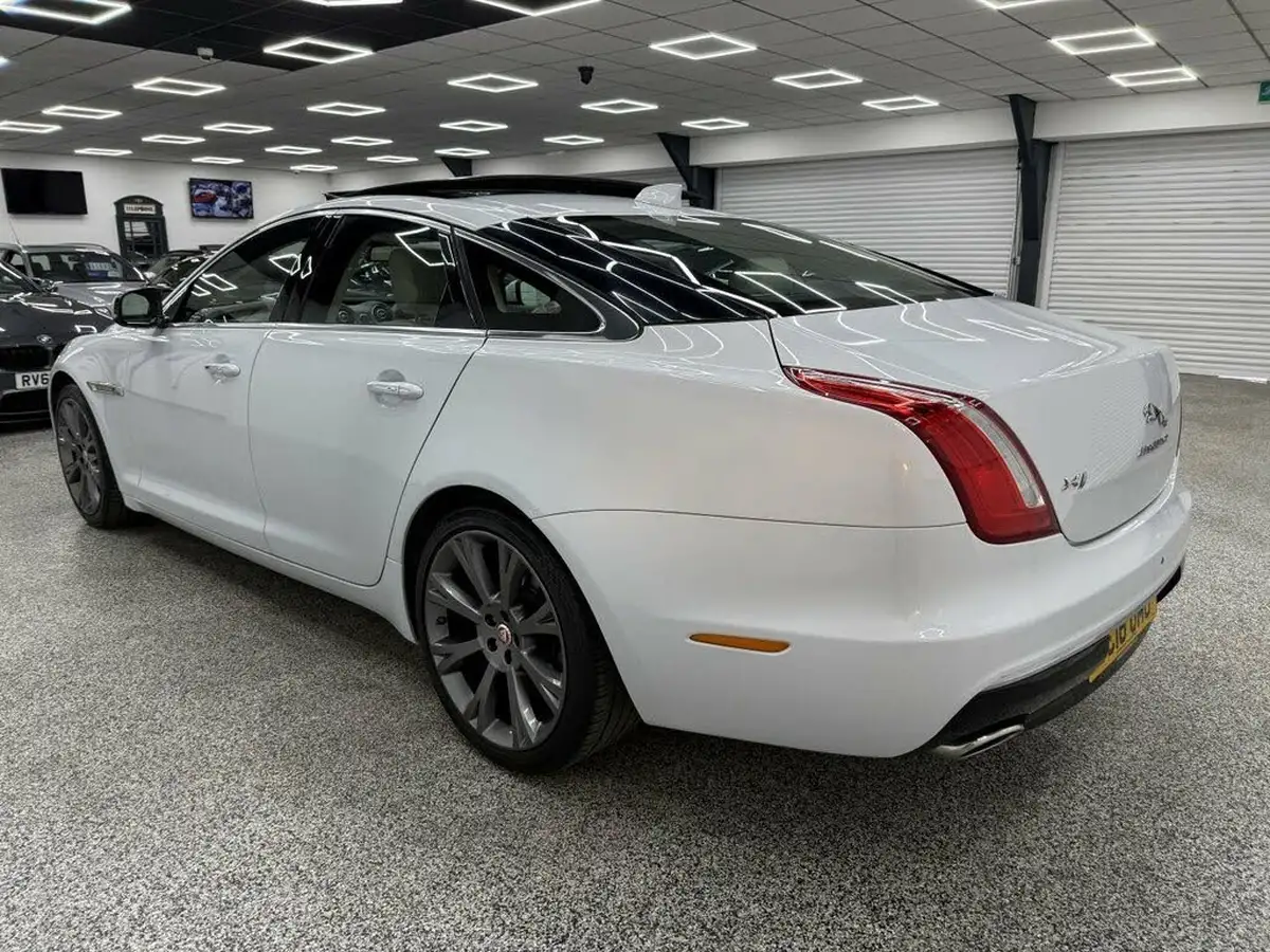 2016-jaguar-xj-series-30td-xj-portfolio-30tdv6-296bhp-swb-big-4