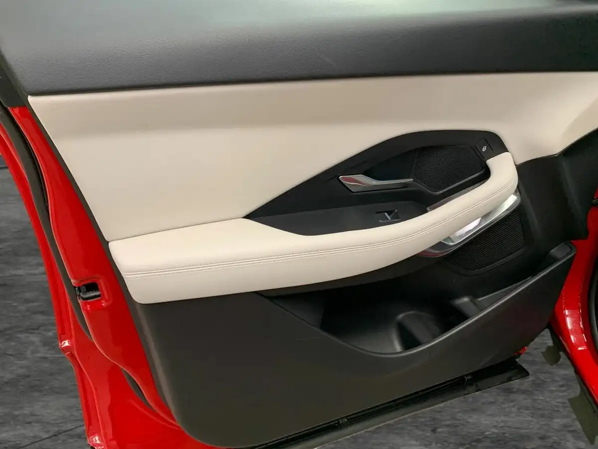 2019-jaguar-e-pace-20-i4d-r-dynamic-s-150ps-big-25