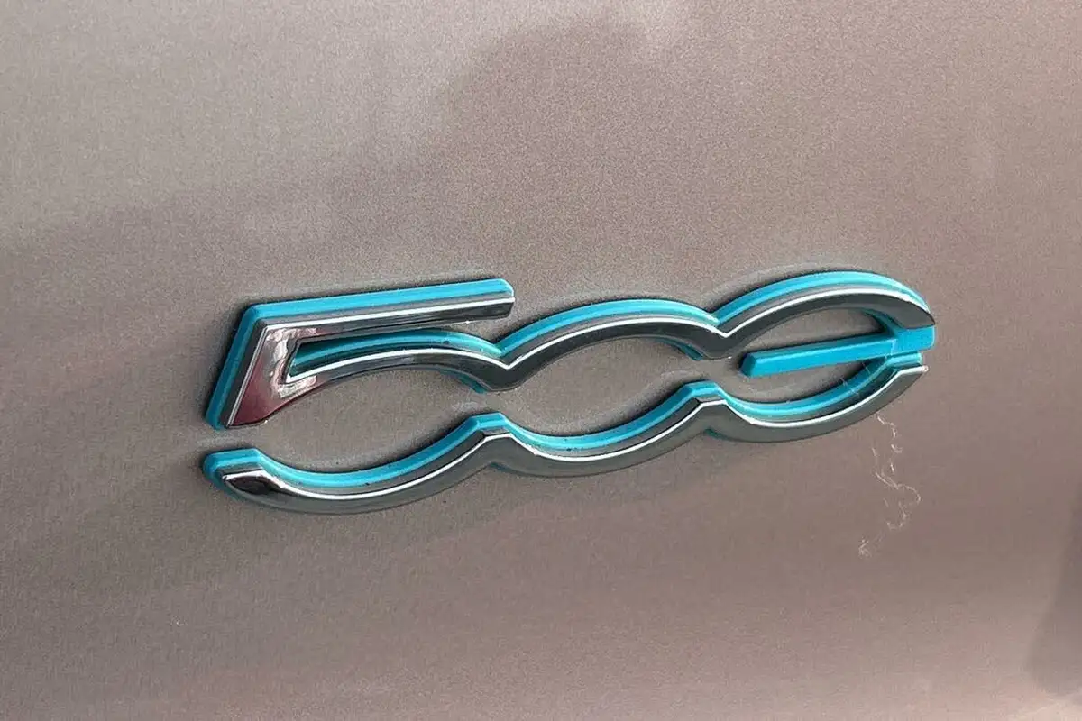 2021-fiat-500-e-icon-big-25