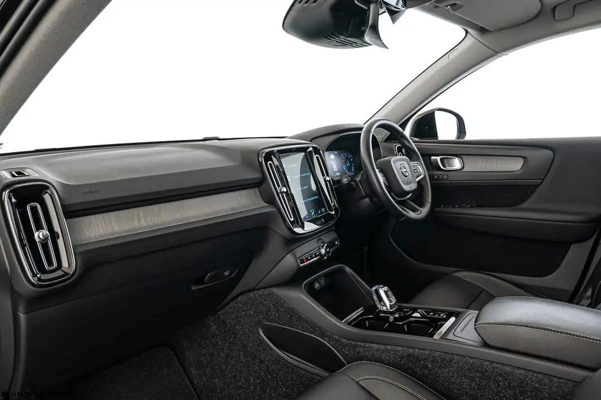 2020-volvo-xc40-20-t5-inscription-big-10