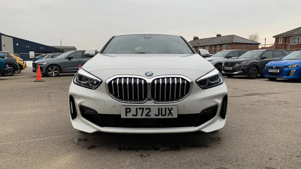2022-bmw-1-series-15-118i-m-sport-lcp-big-7