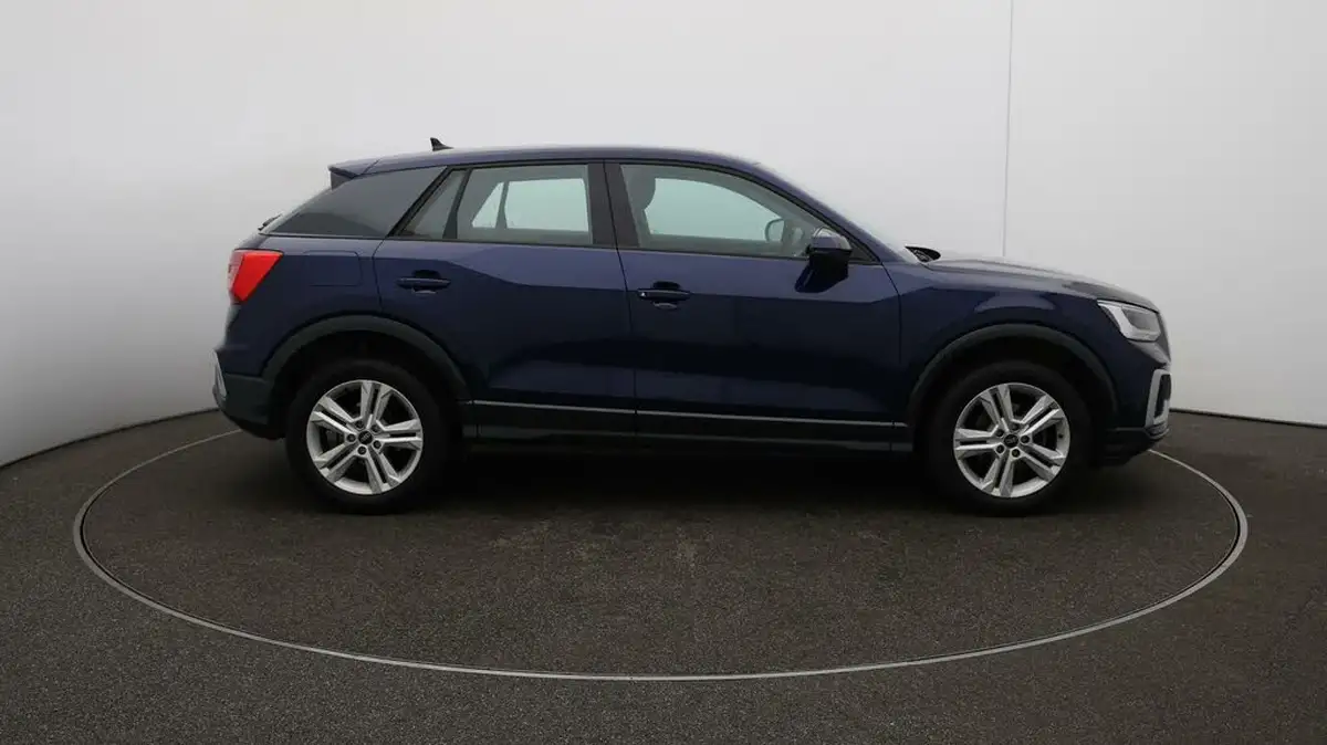 2022-audi-q2-10-30-tfsi-sport-big-41