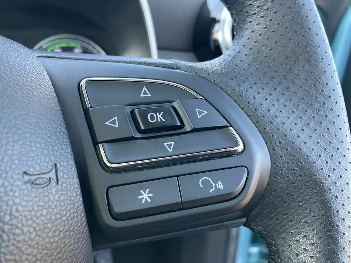 2021-mg-zs-suv-e-exclusive-ev-big-25
