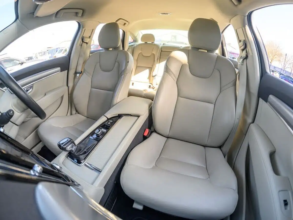 2019-volvo-s90-20-t4-momentum-big-28