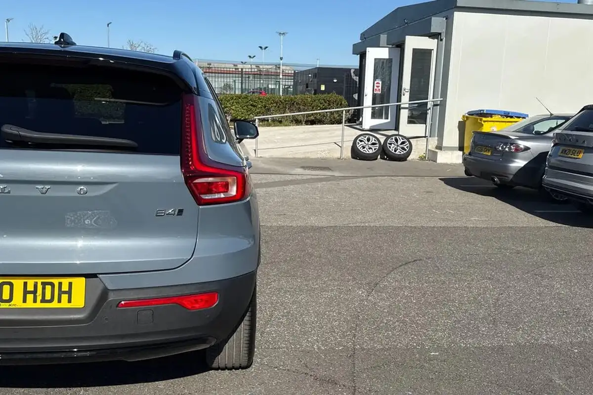 2020-volvo-xc40-20-b4-r-design-awd-big-35