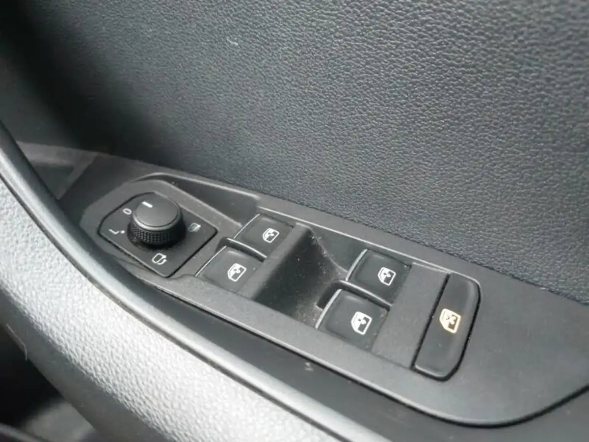 2018-skoda-karoq-15-tsi-se-l-ss-dsg-big-17