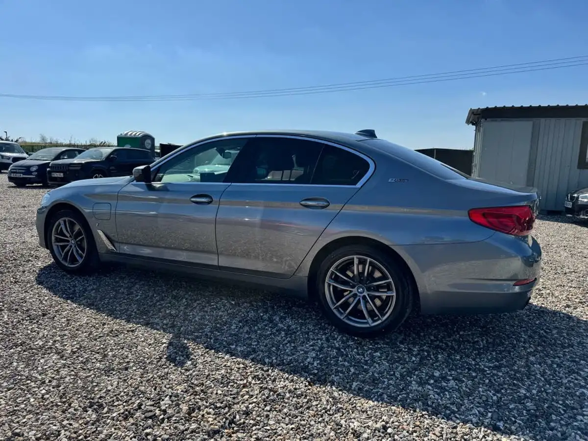 2017-bmw-5-series-20-530e-se-iperformance-big-13