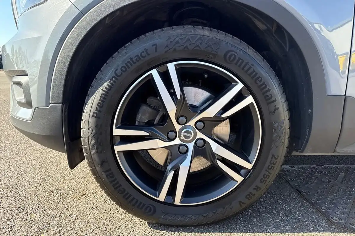 2020-volvo-xc40-20-b4-r-design-awd-big-11