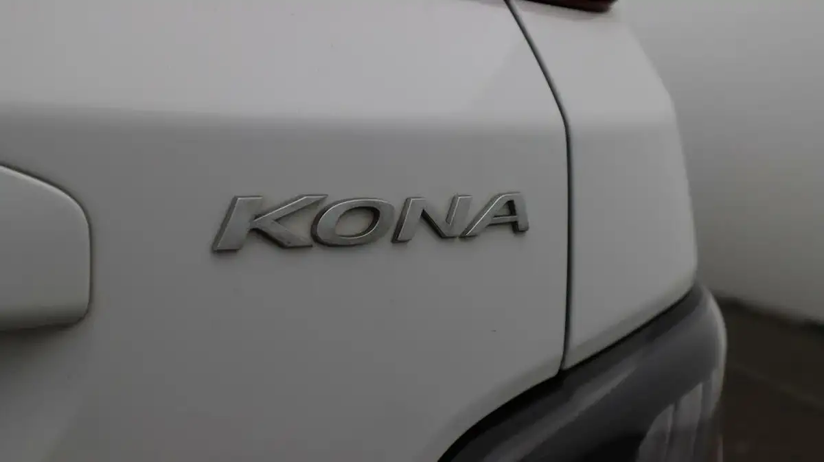 2022-hyundai-kona-16-gdi-premium-big-21